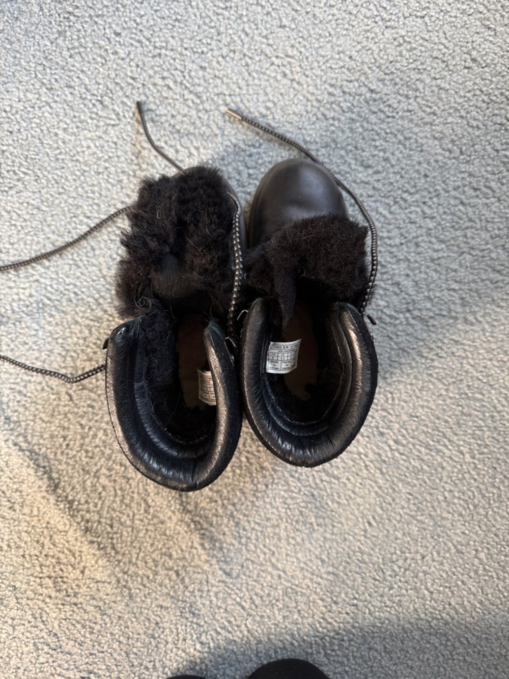 UGG Black Shearling-Lined Leather Ankle Boot
